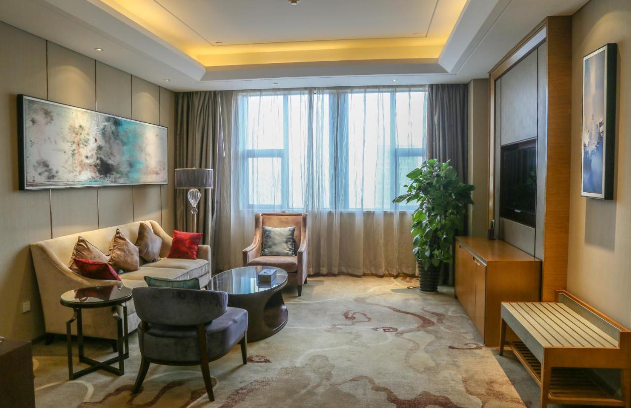 Wyndham Jingzhou Hotel Exterior photo